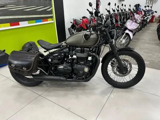 TRIUMPH BONNEVILLE BOBBER 1200 TRIUMPH BONNEVILLE BOBBER 1200